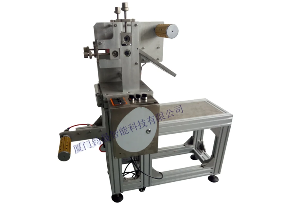 Petite machine de découpe adhésive